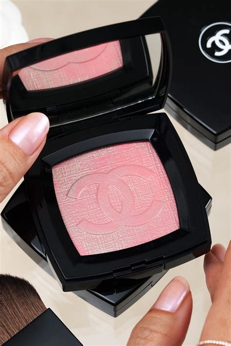 de Chanel pastel blush